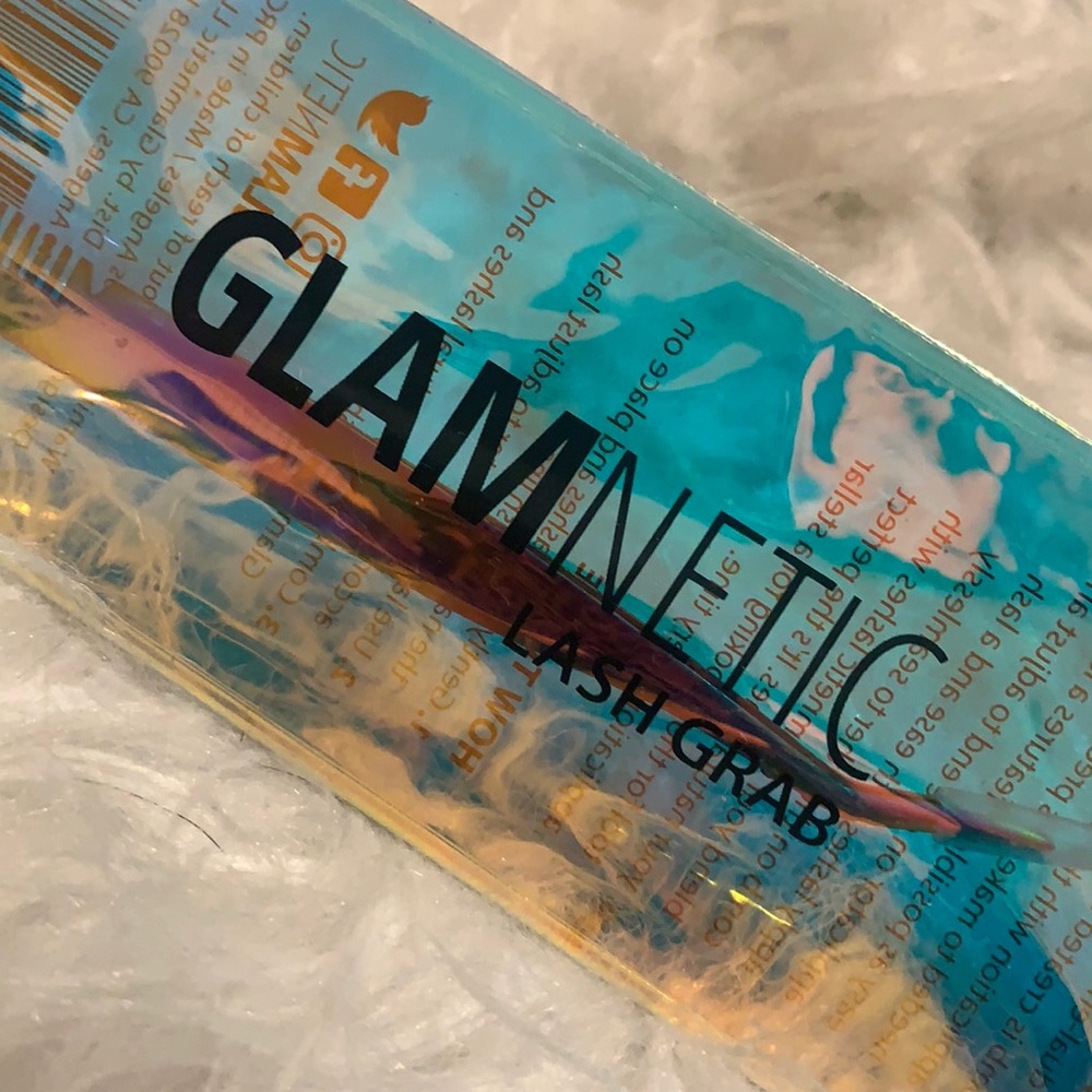 **New Pink tweezers/applicator with lash comb